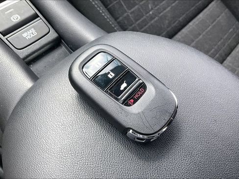Certified 2024 Honda HR-V LX image 31