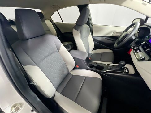 Used 2024 Toyota Corolla LE FWD image 29