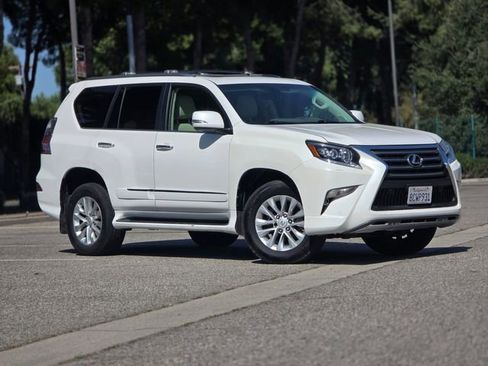 Used 2018 Lexus GX 460 Premium w/ Premium Package AWD/4WD image 2