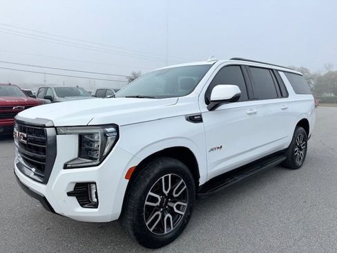 Used 2023 GMC Yukon XL AT4 image 2
