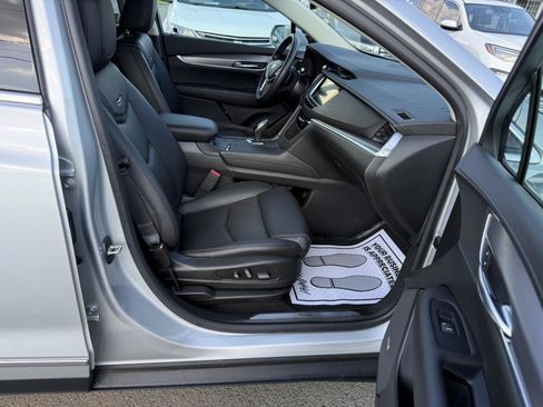 Used 2017 Cadillac XT5 Luxury FWD image 14