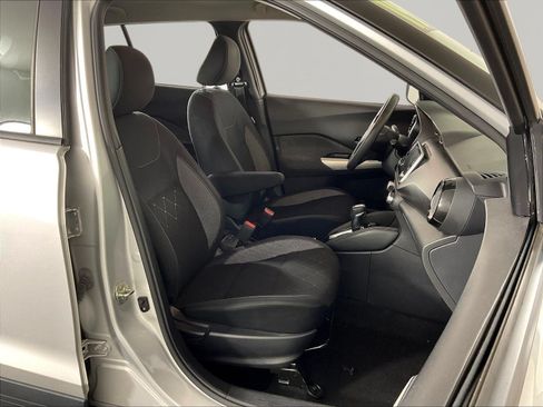 Used 2019 Nissan Kicks SV FWD image 28