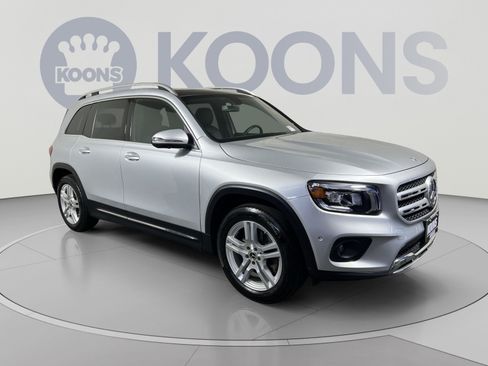 Used 2022 Mercedes-Benz GLB 250 4MATIC image 2