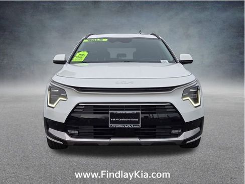 Certified 2023 Kia Niro SX Touring image 2