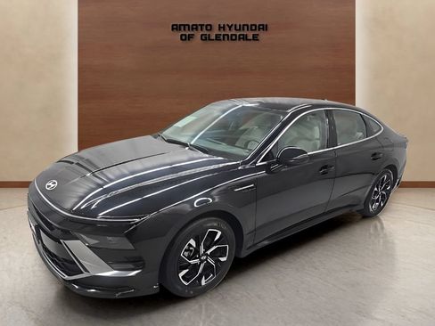 Used 2025 Hyundai Sonata SEL FWD image 2