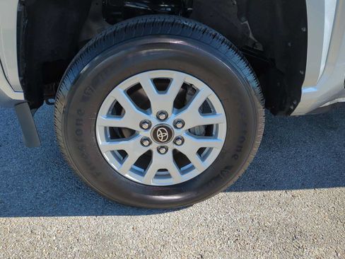 Used 2024 Toyota Tacoma SR5 RWD image 31