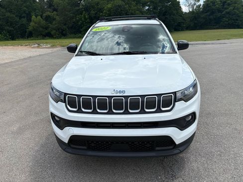 Used 2022 Jeep Compass Latitude w/ Sun and Sound Group AWD/4WD image 8