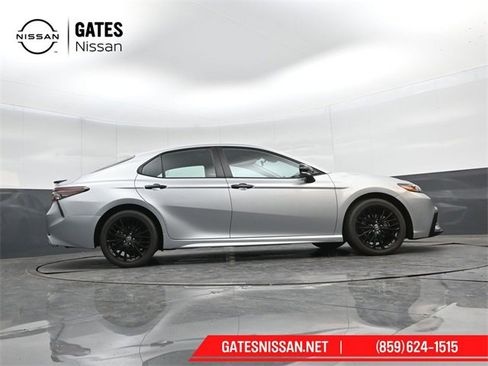 Used 2022 Toyota Camry SE image 34