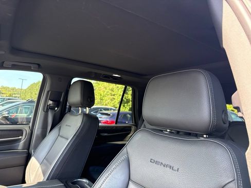 Used 2022 GMC Yukon Denali AWD/4WD image 12