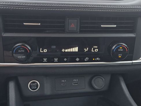 Used 2023 Nissan Rogue SV FWD image 22