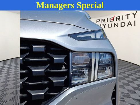 Used 2023 Hyundai Santa Fe SEL FWD image 8