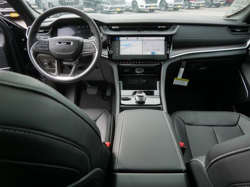 New 2026 Jeep Grand Cherokee Limited AWD/4WD image 7