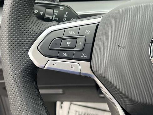New 2026 Volkswagen Tiguan SE R-Line FWD image 15
