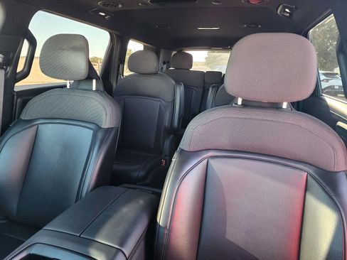 Used 2027 Kia Telluride S w/ Towing Package FWD image 18