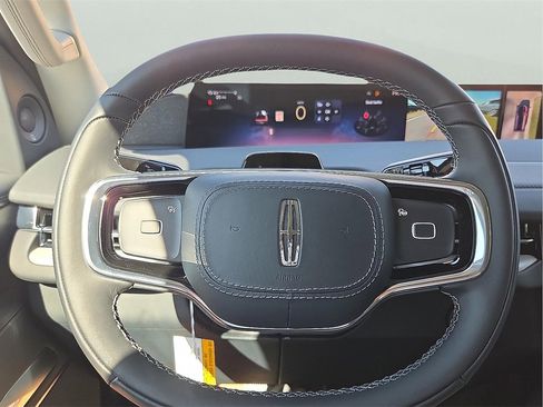 New 2025 Lincoln Navigator Reserve image 19