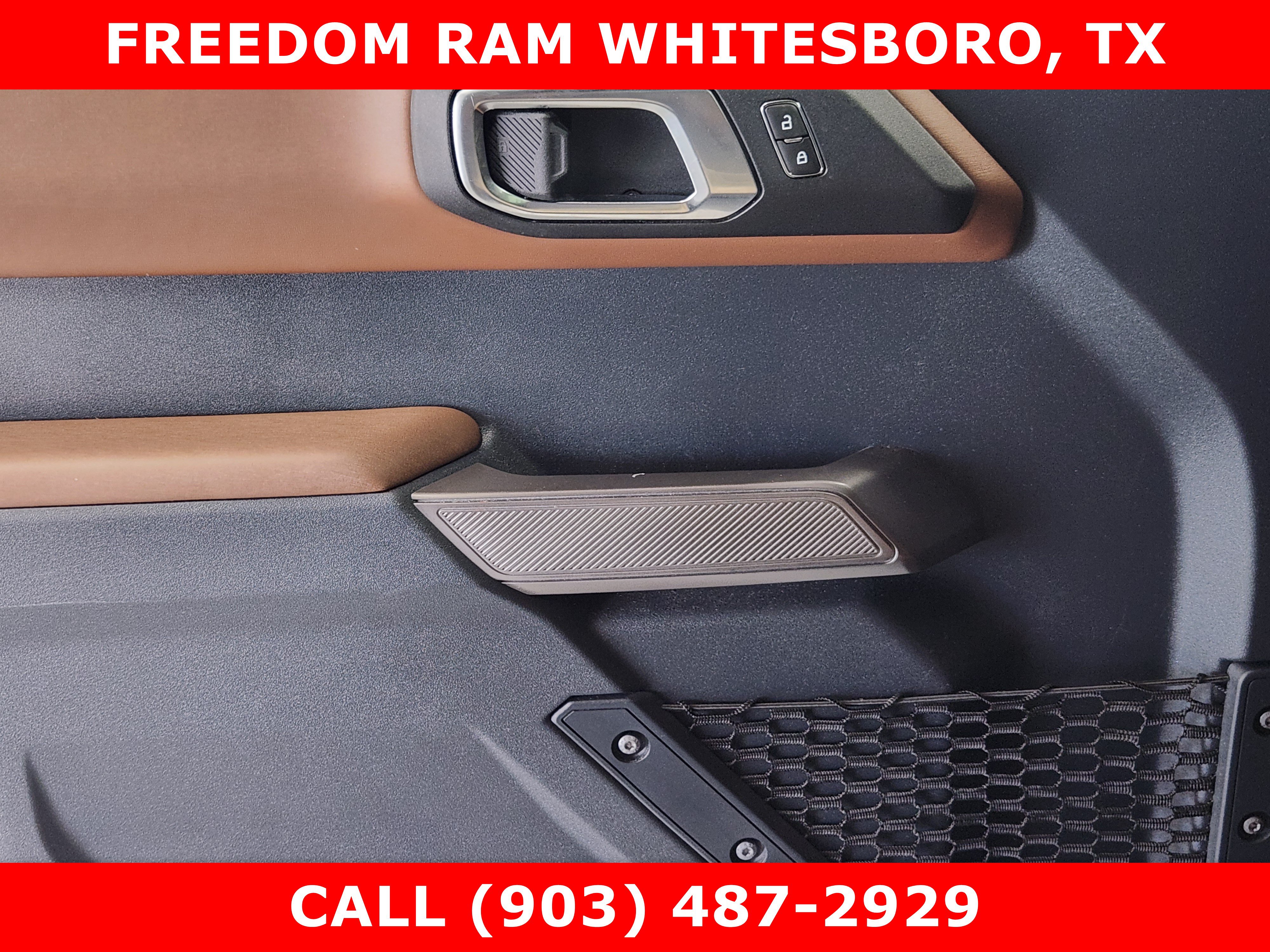 Used 2023 Ford Bronco Outer Banks AWD/4WD image 16