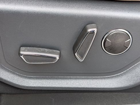 Used 2024 Ford Expedition Limited RWD image 16