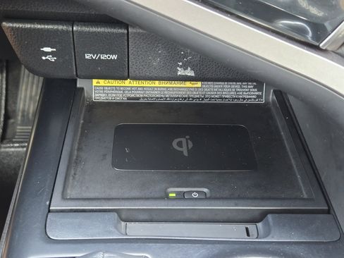 Used 2019 Toyota Camry XLE image 22