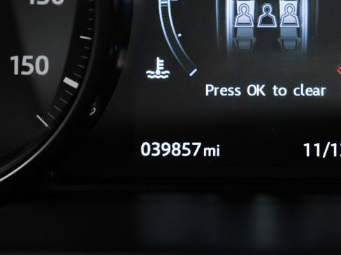 Used 2017 Land Rover Range Rover Evoque SE Premium image 17