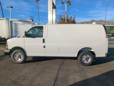 New 2025 GMC Savana 2500 w/ Driver Convenience Package image 2