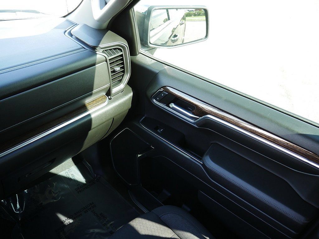 Used 2024 GMC Sierra 1500 SLE w/ X31 Off-Road Package AWD/4WD image 23