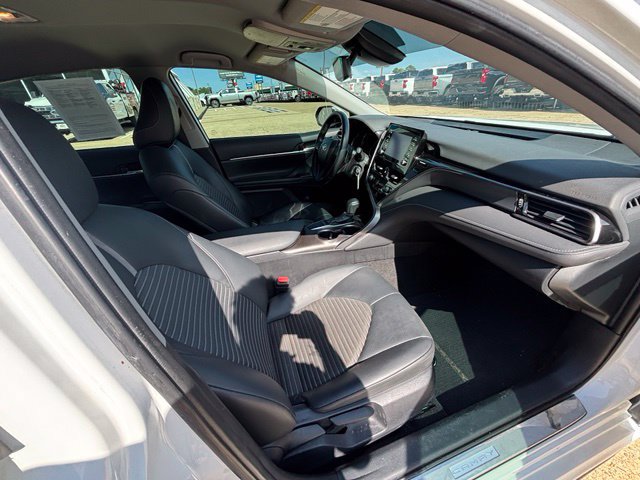 Used 2023 Toyota Camry SE FWD image 16