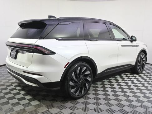 New 2026 Lincoln Nautilus Reserve w/ Jet Appearance Package AWD/4WD image 7