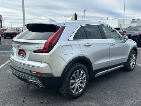 Used 2021 Cadillac XT4 Premium Luxury w/ Cold Weather Package image 5