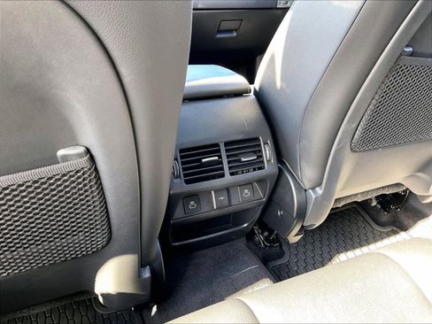 Used 2024 Jaguar E-PACE R-Dynamic SE image 37