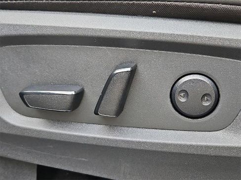 Certified 2025 Nissan Pathfinder Platinum w/ Cargo Package image 30