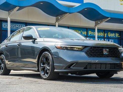 Used 2025 Honda Accord SE image 1