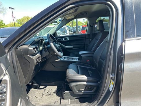 Used 2023 Ford Explorer XLT w/ Equipment Group 202A AWD/4WD image 5