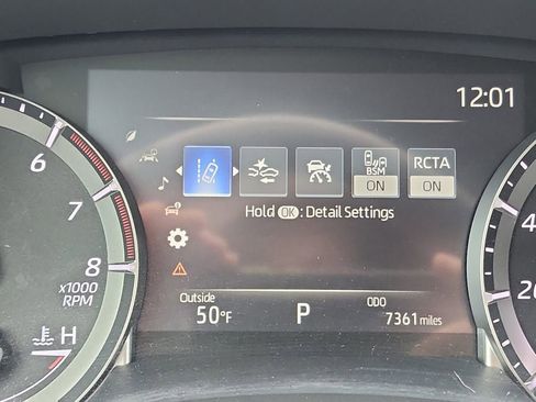Used 2023 Toyota Highlander XLE AWD/4WD image 18