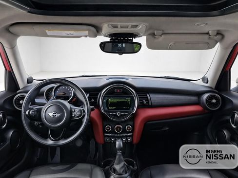 Used 2017 MINI Cooper 4-Door Hardtop w/ Technology Package FWD image 10