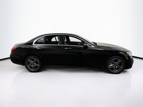 Used 2023 Mercedes-Benz E 350 4MATIC image 4