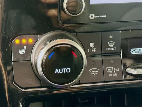 Certified 2022 Toyota Highlander XLE image 21