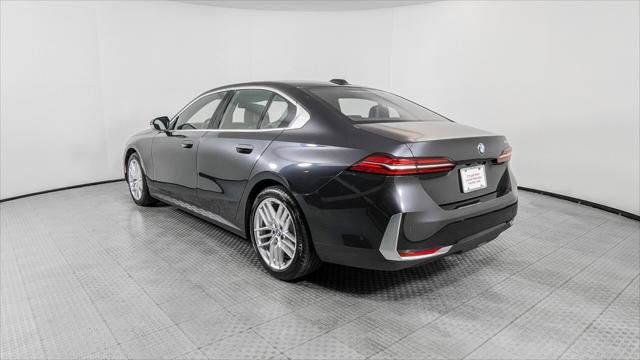 Used 2025 BMW 530i w/ Premium Package RWD image 6