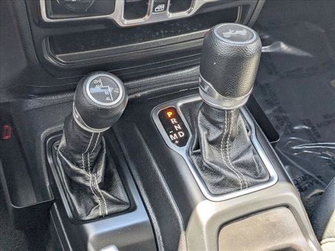 Used 2021 Jeep Wrangler Unlimited Sahara image 12