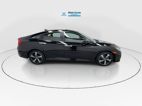 Used 2018 Honda Civic Touring image 3
