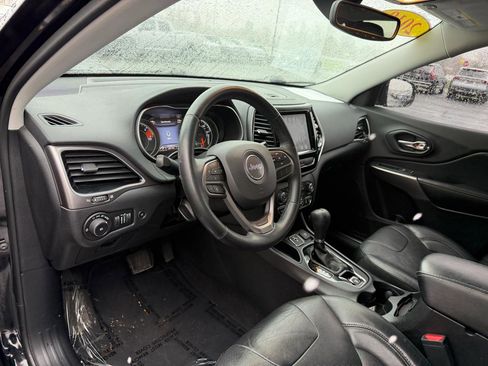 Used 2019 Jeep Cherokee Limited image 13