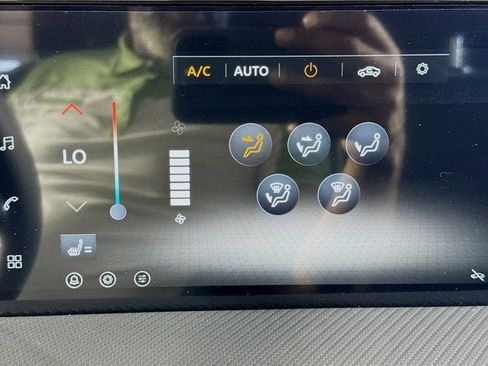 New 2026 Nissan Kicks SR w/ Cold Weather Package AWD/4WD image 17