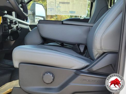 New 2026 Ford F450 XL w/ XL Chrome Package RWD image 23