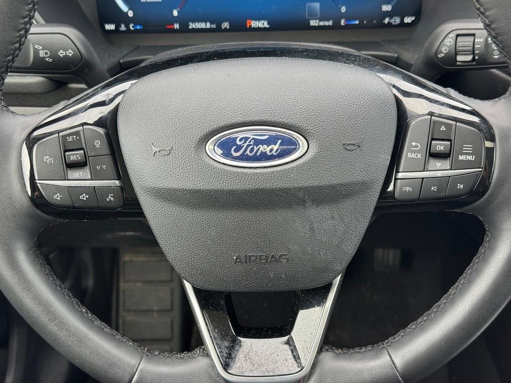 Used 2023 Ford Escape Platinum w/ Premium Technology Package AWD/4WD image 13