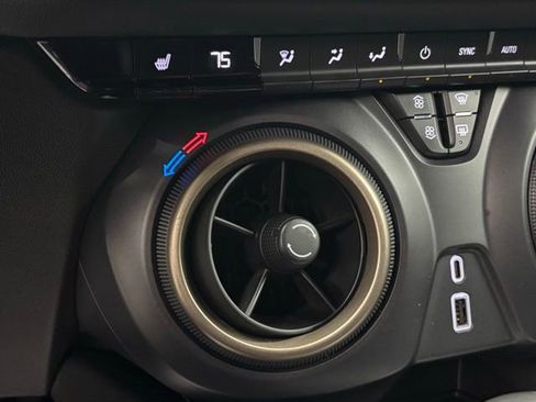 Used 2024 Chevrolet Blazer Premier image 30