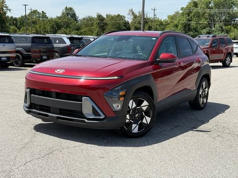 Used 2025 Hyundai Kona SEL FWD image 3
