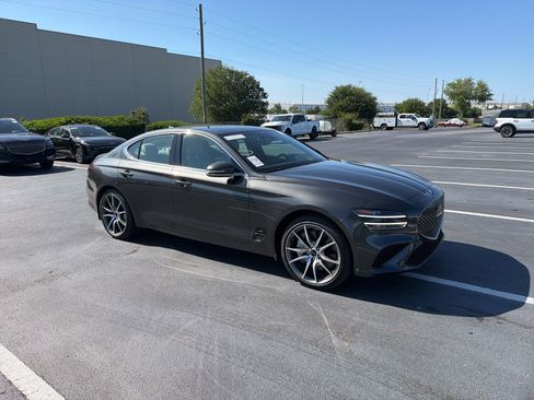 Used 2025 Genesis G70 2.5T image 1