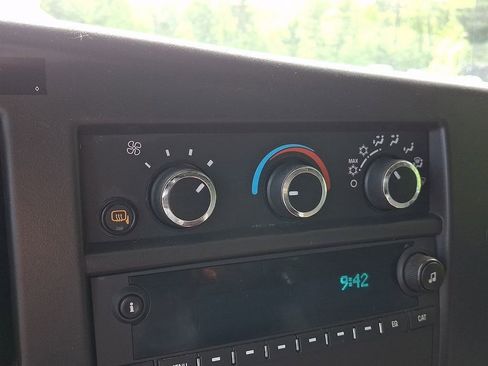 Used 2025 Chevrolet Express 2500 w/ Driver Convenience Package RWD image 21