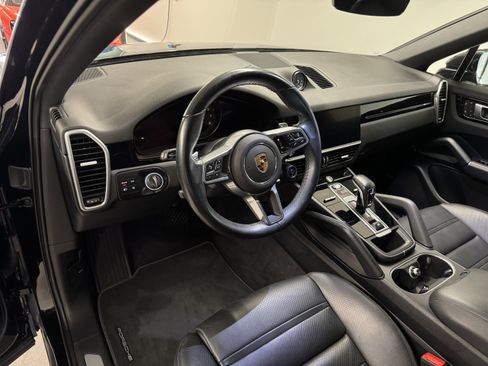 Used 2022 Porsche Cayenne Coupe AWD/4WD image 18
