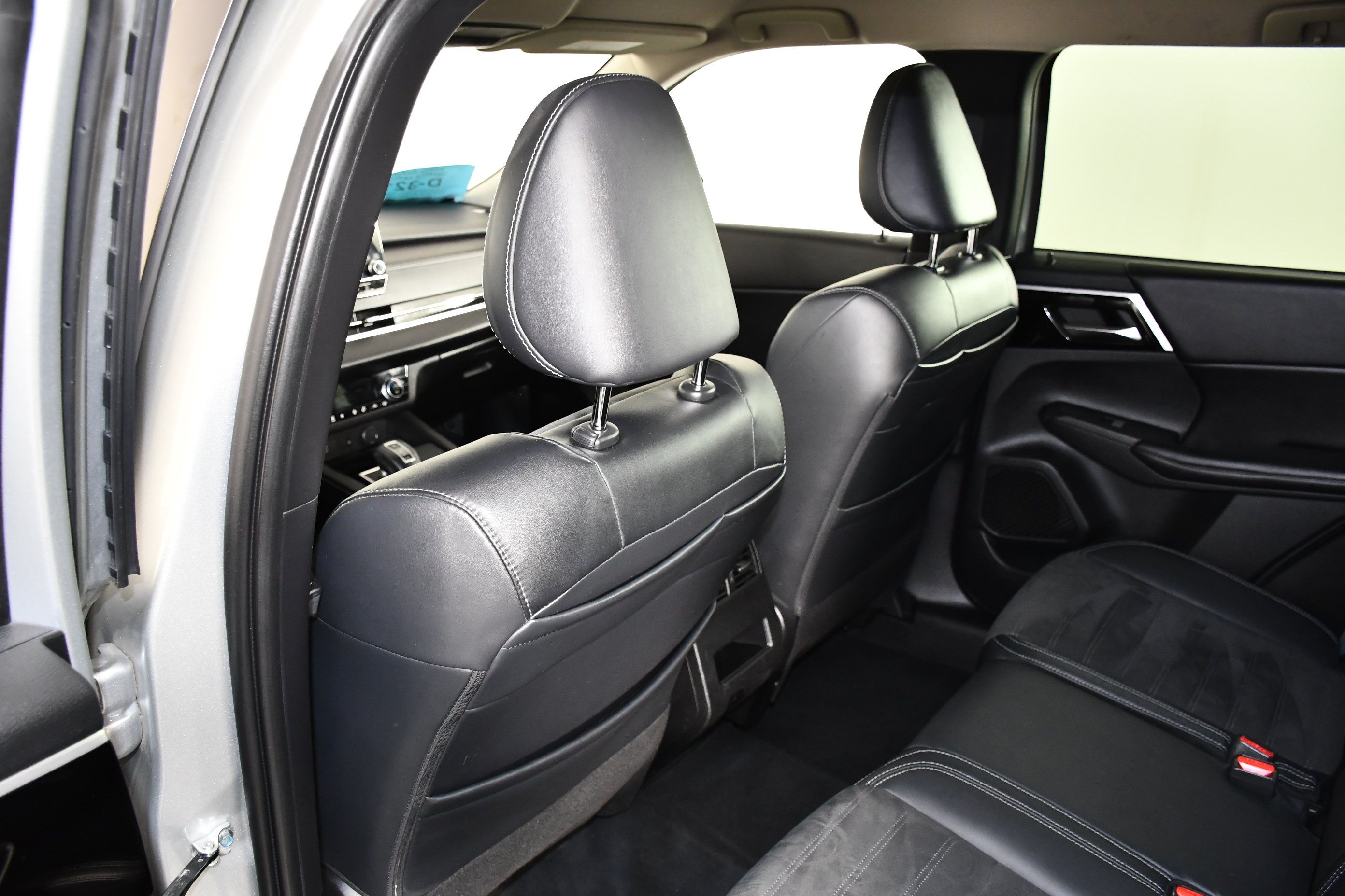 Used 2022 Mitsubishi Outlander SE AWD/4WD image 44