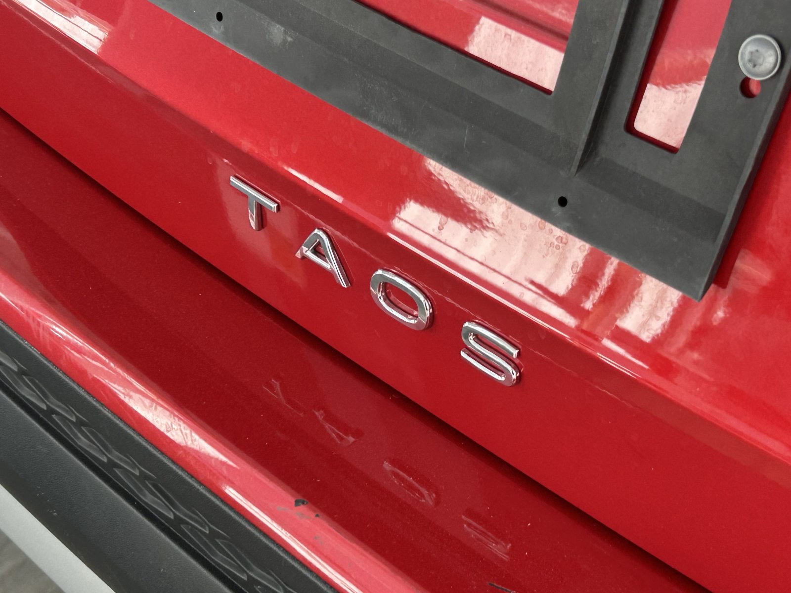 Used 2022 Volkswagen Taos SE FWD image 8